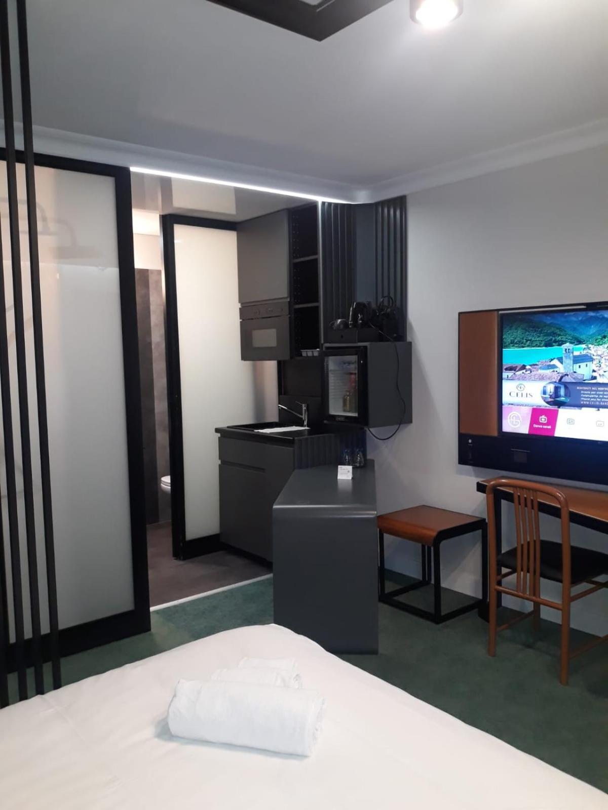 Hotel Celis Barcis Bagian luar foto
