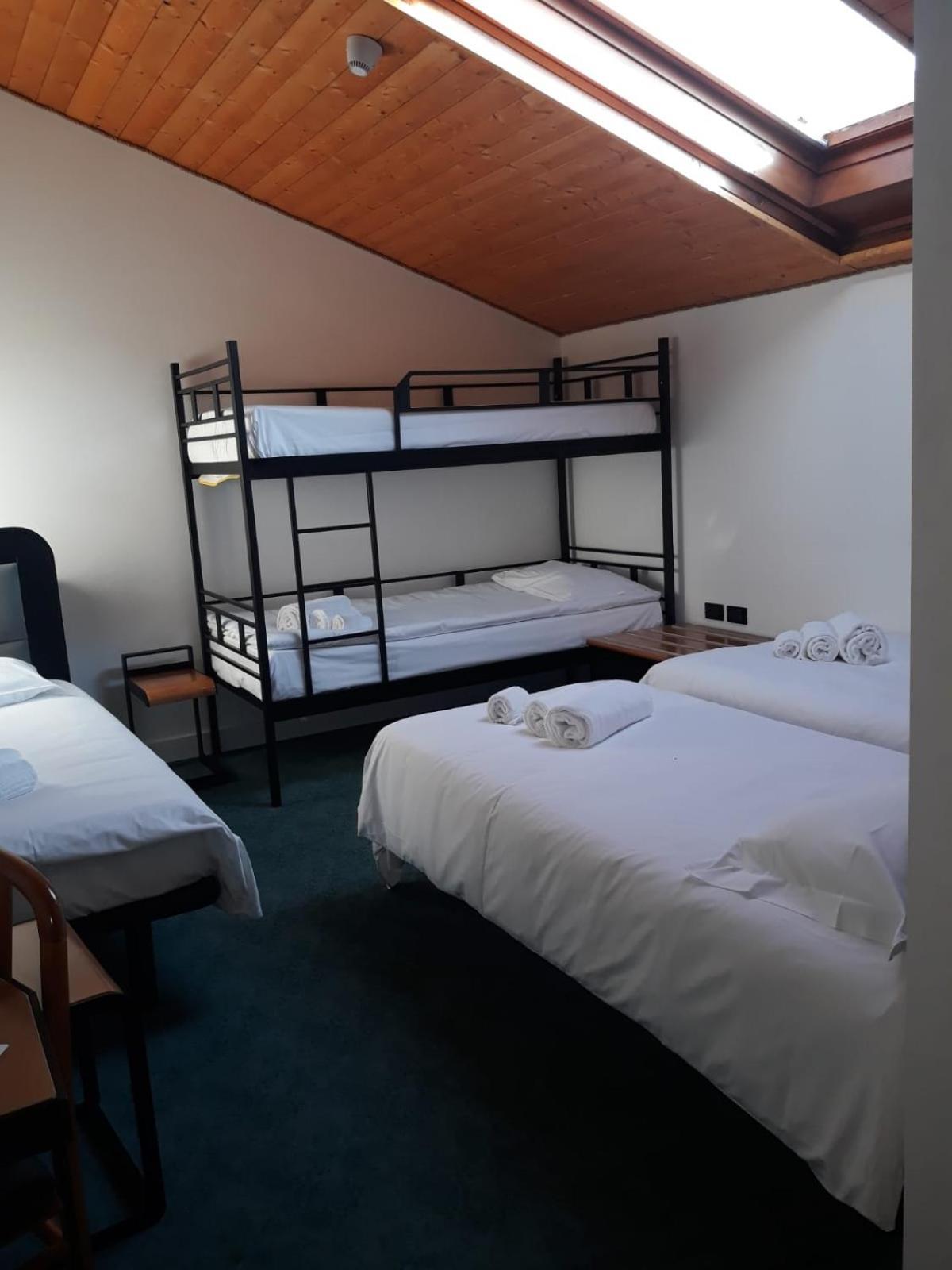 Hotel Celis Barcis Bagian luar foto