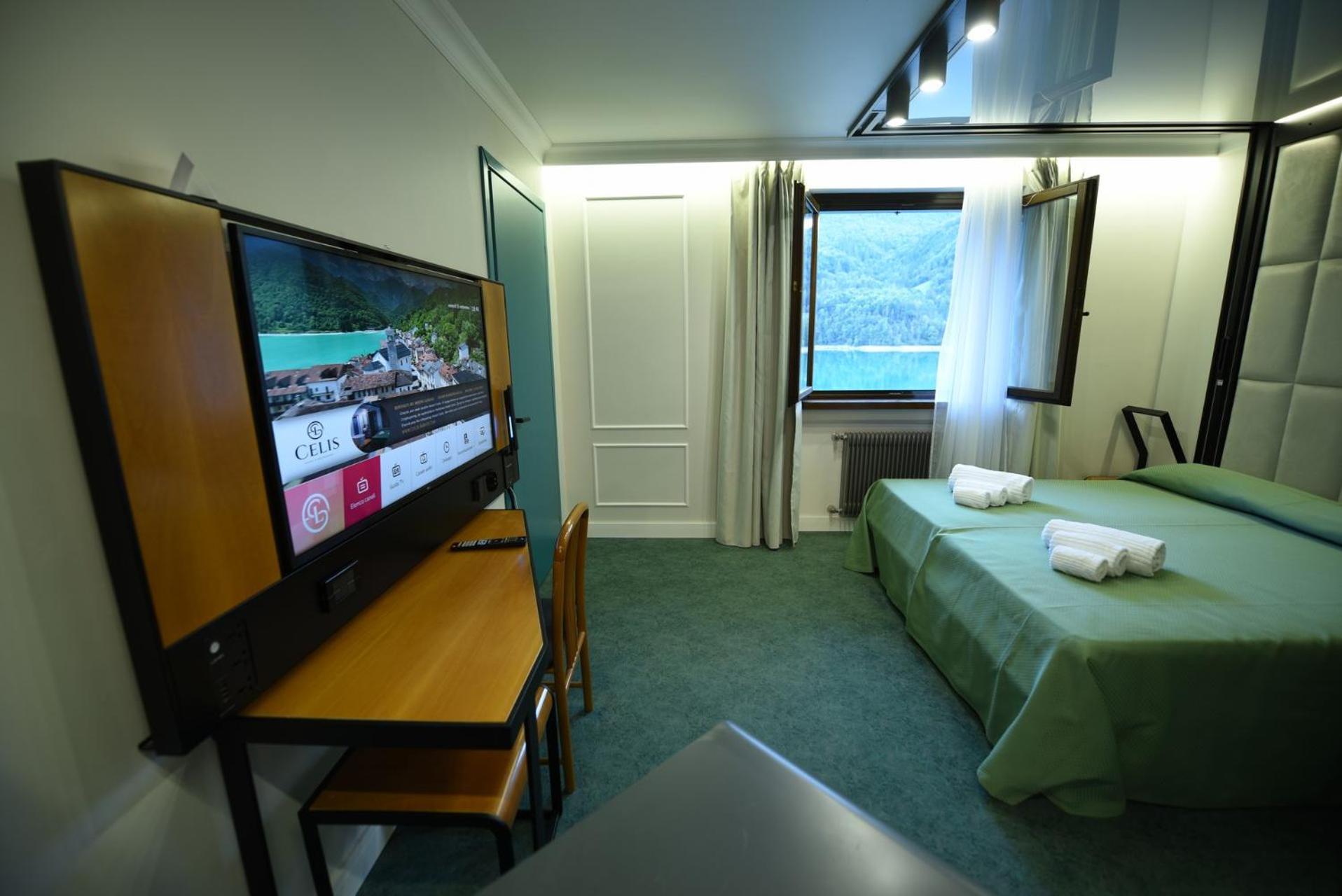 Hotel Celis Barcis Bagian luar foto