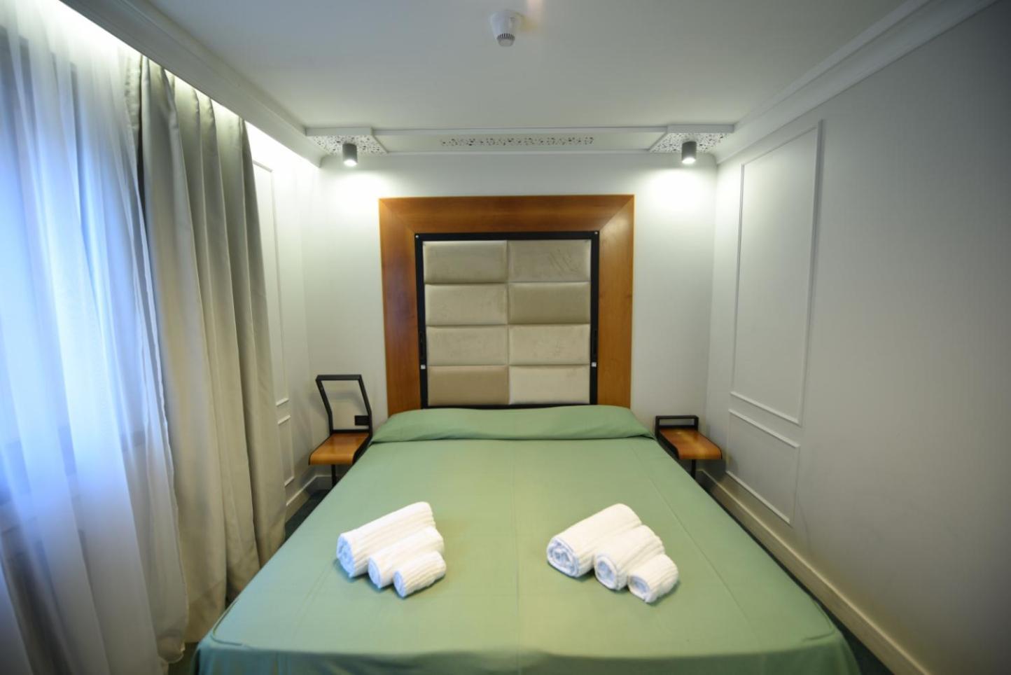 Hotel Celis Barcis Bagian luar foto